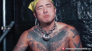 日本人ゲイがオシッコを飲み干す。