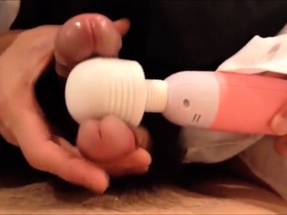 日本のゲイ男子2人がおもちゃでチンポを刺激して一緒にザーメン