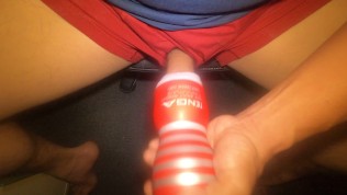 ガテン系が仕事終わりにビンビンちんこでテンガを使って寸止めオナニー