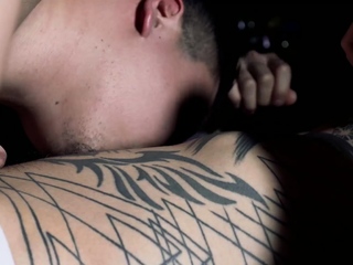 日本のゲイ男子がアナルをフィストプレイでハードに犯す