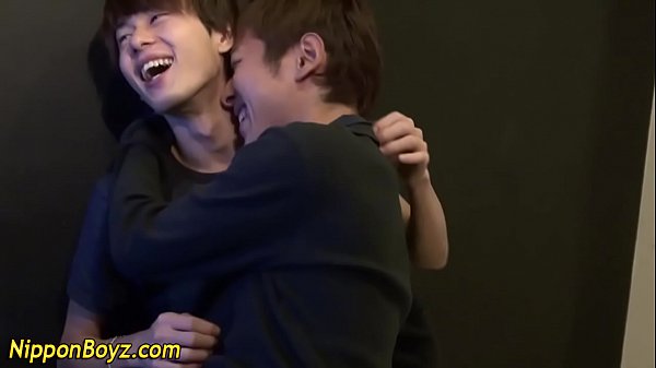 日本人のイケメンのザーメン発射