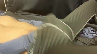 変態日本人がレギンスでオナニーして大量射精