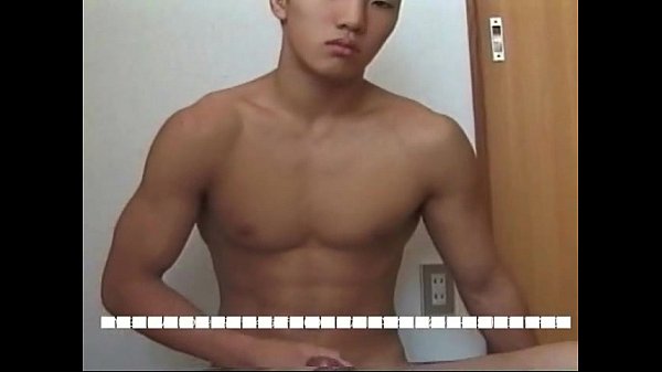 爽やか坊主頭で美ボディな日本人の全裸オナニー