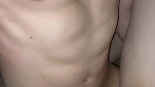 お尻の穴に高速ピストンを叩き込む！