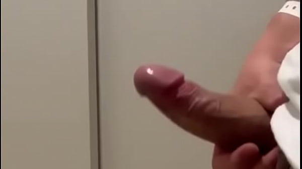 日本人男子が太め目のチンポをシコシコオナニー