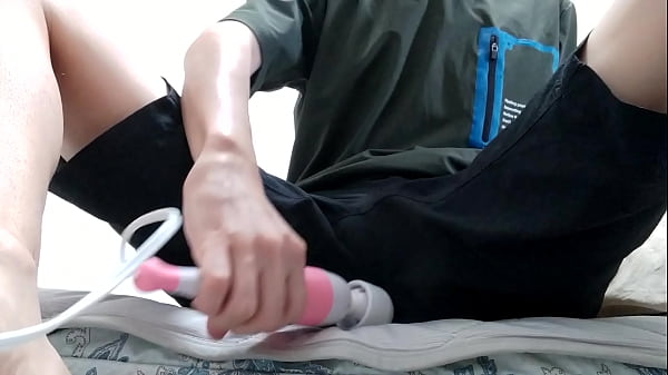 電マを使ってバイブレーションオナニー！