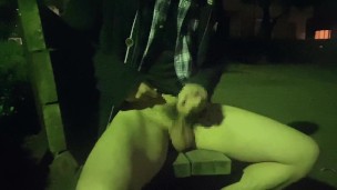 公共の公園で外で日本人ー男子生徒オナニーしてホットなザーメン