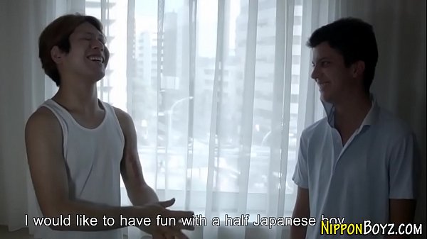 外国人チンポをしゃぶって兜合わせしてお尻を掘ってもらいました