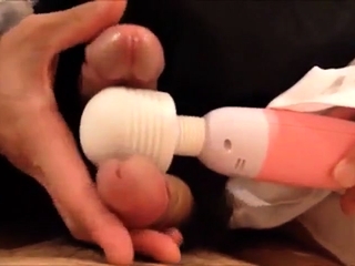 2人の日本人女装子のザーメンとおもちゃ