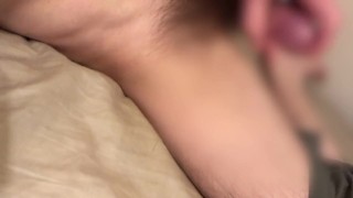 情けない喘ぎ声を上げながらビンビンに勃起したチンポを必死にシゴいて何度もイキそうになる変態日本人の寸止めオナニー