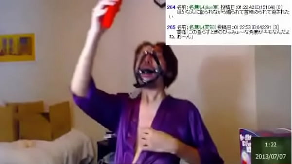 日本のゲイの少年のロウソクプレイ