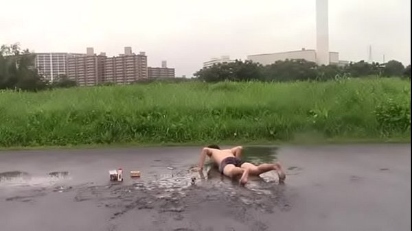 日本のゲイボーイ 「花火はキモチエ～～～！！！！」