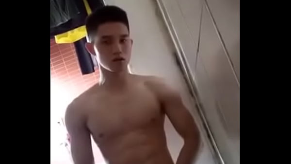 日本の熱い少年のおしっこ