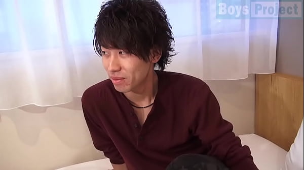 極太巨根の新人ノンケが女相手にチンコをねじ込み生セックス！日本のゲイポルノ