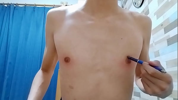 チクビが真っ赤になるオナニー