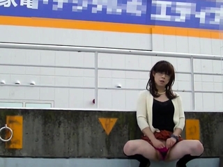 日本の女装子屋外露出。