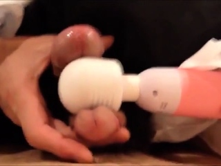 2人の日本人女装子のザーメンとおもちゃ