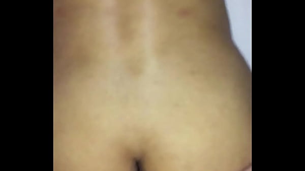 スリムな日本人イケメンが私の裸の白いチンポを受け入れる