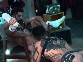 レオン・シュヴァリエ フィスト・バイ・ヨシ・カワサキ