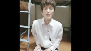 イケメン日本人のコンドームオナニー！最後はゴムに大量射精！003