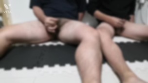 友達と一緒にAVを見ていたら興奮してオナニーしてしまいました。