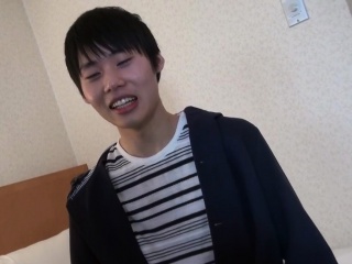 日本人の男がスパンキング