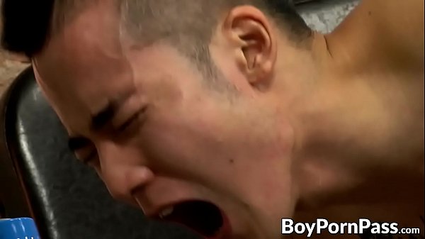 日本人ジョック ヨシ カワサキがハードコア後背位で絶頂