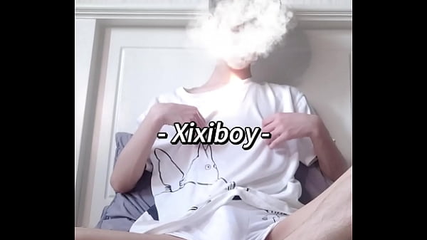 ティーンエイジャーのアナルオナニーショー