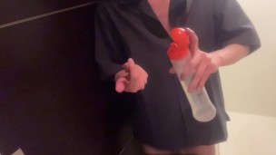 ローションを使った手コキオナニー♡壁射精 カメラの調子が悪かったらごめんなさい。